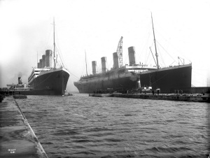 Olympic_and_Titanictyghbn